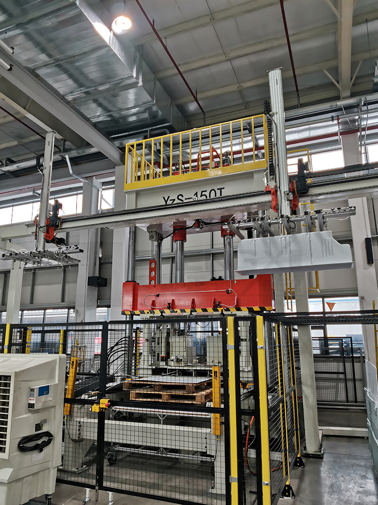 150噸液壓機(jī)成功落戶(hù)全自動(dòng)沖壓線 150噸液壓機(jī)成功落戶(hù)全自動(dòng)沖壓線